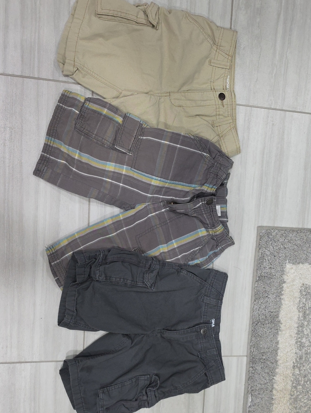 Kids Cargo Shorts Bundle - Beige, Plaid Gray, Charcoal Boys Lot Of 3 Size 7